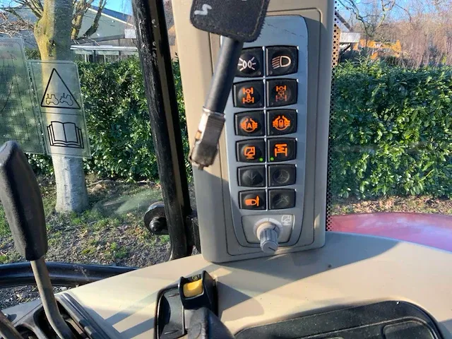 2012 massey ferguson 7619 dyna-6 vierwielaangedreven landbouwtractor - afbeelding 33 van  43
