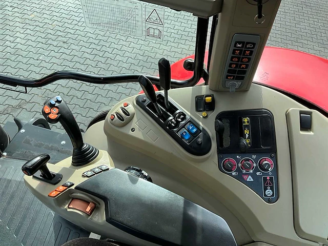 2012 massey ferguson 7619 dyna-6 vierwielaangedreven landbouwtractor - afbeelding 28 van  46