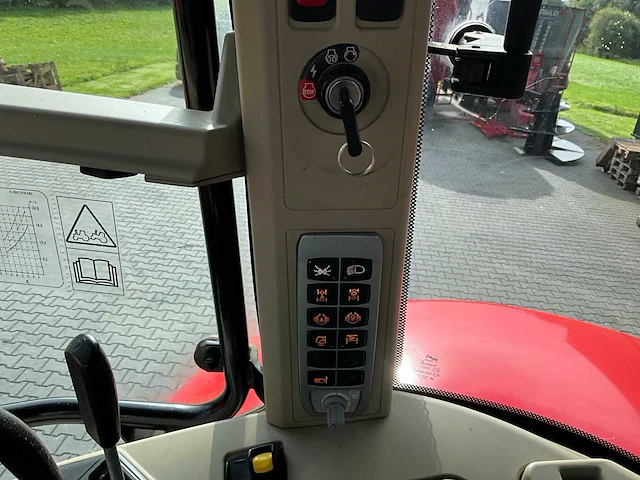 2012 massey ferguson 7619 dyna-6 vierwielaangedreven landbouwtractor - afbeelding 32 van  46