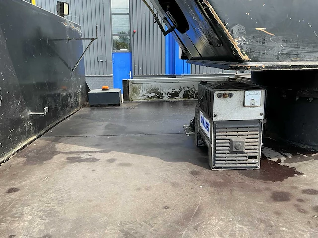 2012 mercedes-benz axor vrachtwagen met hoogwerker - afbeelding 7 van  86