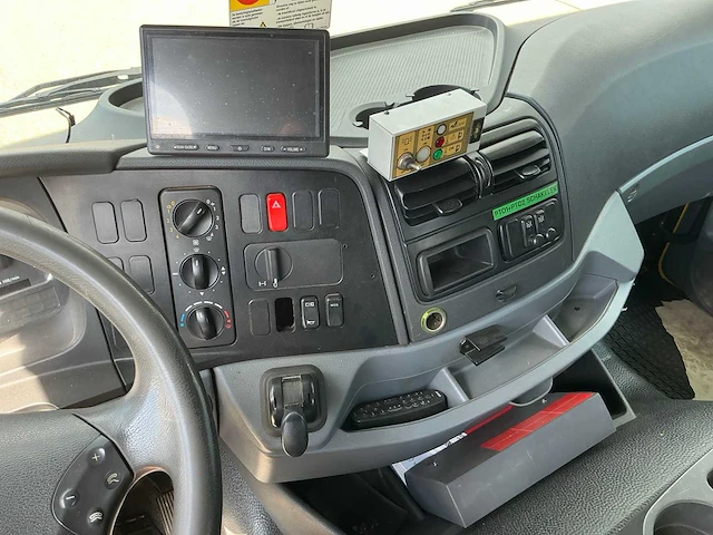 2012 mercedes-benz axor vrachtwagen - afbeelding 68 van  86