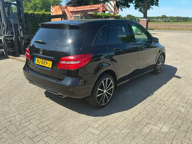 2012 mercedes-benz b-klasse b200 personenauto - afbeelding 29 van  33