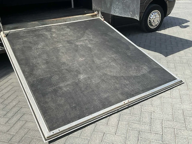 2012 mercedes-benz silver stone edition paardenvrachtwagen - afbeelding 4 van  37