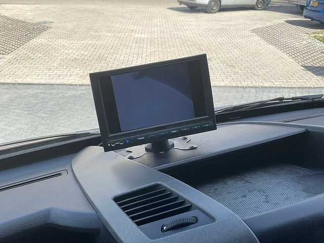 2012 mercedes-benz silver stone edition paardenvrachtwagen - afbeelding 21 van  37