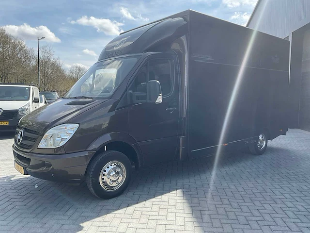 2012 mercedes-benz silver stone edition paardenvrachtwagen - afbeelding 12 van  37