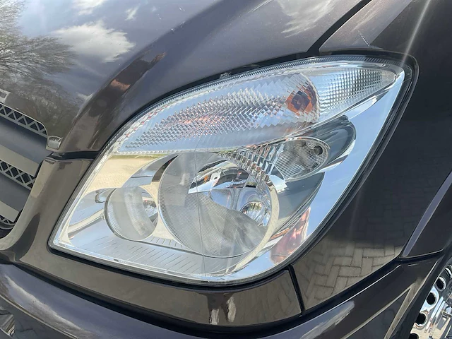 2012 mercedes-benz silver stone edition paardenvrachtwagen - afbeelding 34 van  37