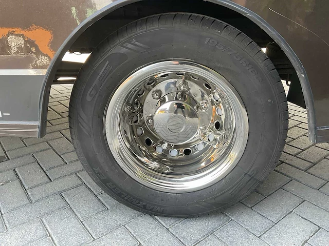 2012 mercedes-benz silver stone edition paardenvrachtwagen - afbeelding 36 van  37