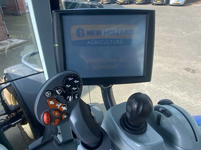2012 new holland t7.200 vierwielaangedreven landbouwtractor - afbeelding 21 van  39