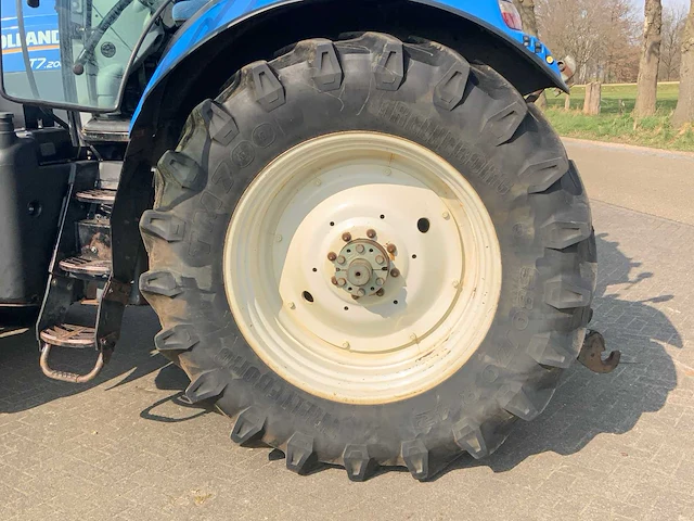 2012 new holland t7.200 vierwielaangedreven landbouwtractor - afbeelding 31 van  39