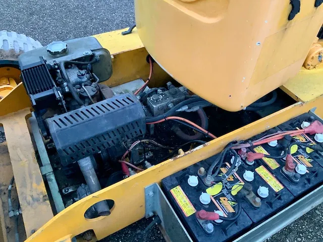 2012 nifty-lift hr12nde 2wd hybrid hoogwerker - afbeelding 3 van  13