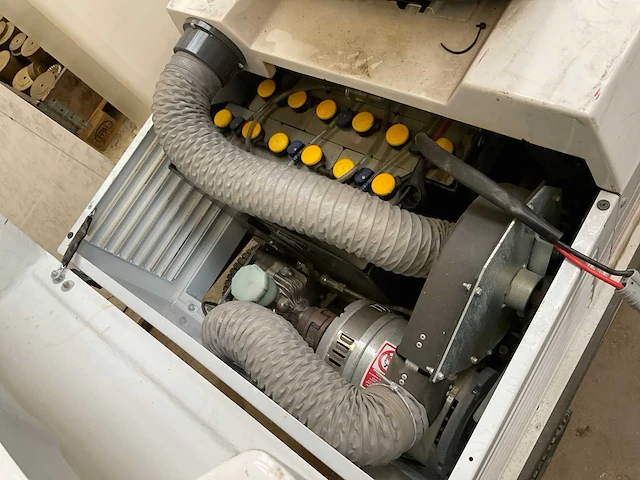 2012 oulevo 75eh zelfrijdende veegmachine - afbeelding 5 van  9