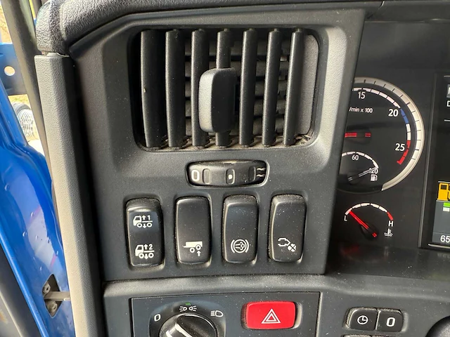 2012 scania r730 vrachtwagen 6x4 retarder - afbeelding 17 van  42
