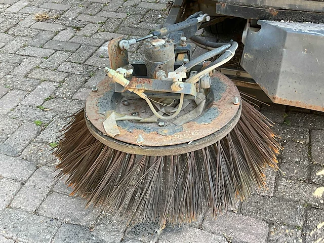 2012 schmidt swingo compact sweeper 200 zelfrijdende veegmachine - afbeelding 15 van  39
