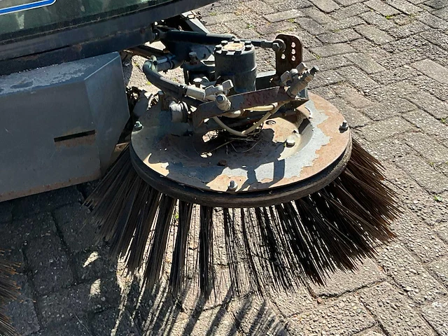2012 schmidt swingo compact sweeper 200 zelfrijdende veegmachine - afbeelding 16 van  39