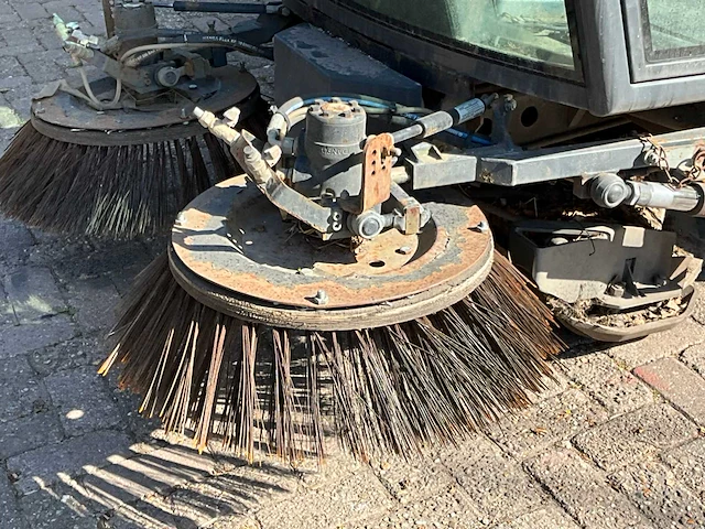 2012 schmidt swingo compact sweeper 200 zelfrijdende veegmachine - afbeelding 17 van  39