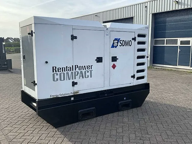 2012 sdmo r110 stroomgenerator - afbeelding 1 van  24