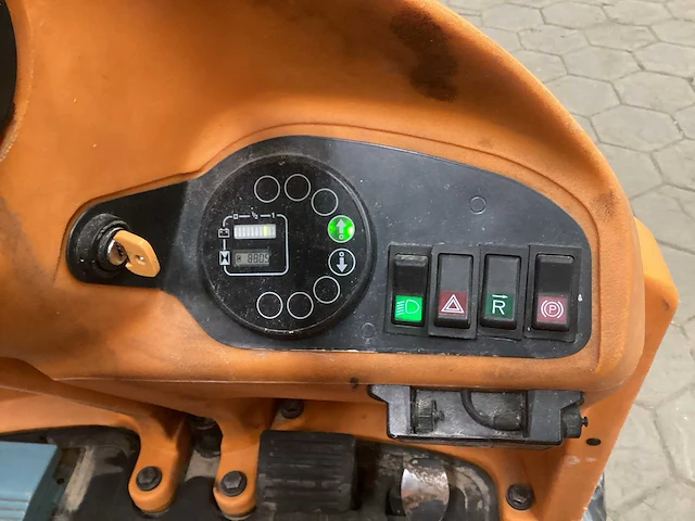 2012 still r06 industriële trekker - afbeelding 5 van  10