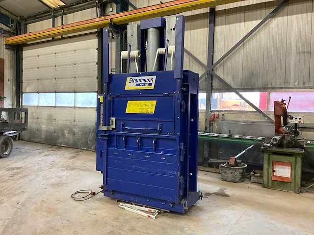 2012 strautmann pp 1207 plus papierpers - afbeelding 1 van  11
