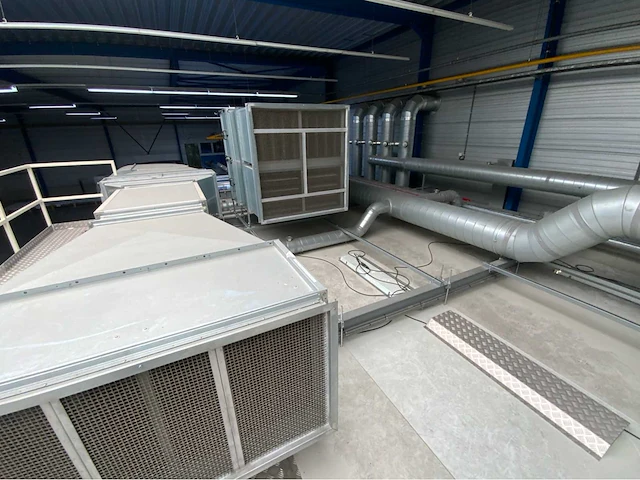 2012 swissqprint nyala 4 uv-print en coating lijn - afbeelding 27 van  49
