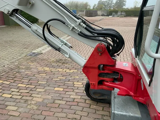 2012 takeuchi tb235 minigraafmachine - afbeelding 11 van  33
