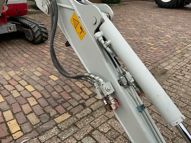 2012 takeuchi tb235 minigraafmachine - afbeelding 17 van  33