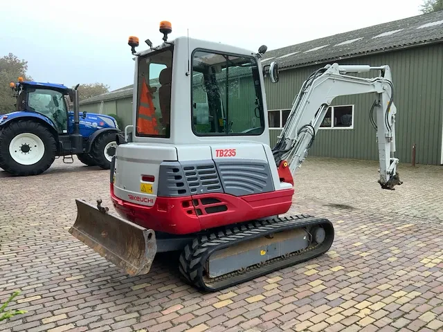2012 takeuchi tb235 minigraafmachine - afbeelding 23 van  33