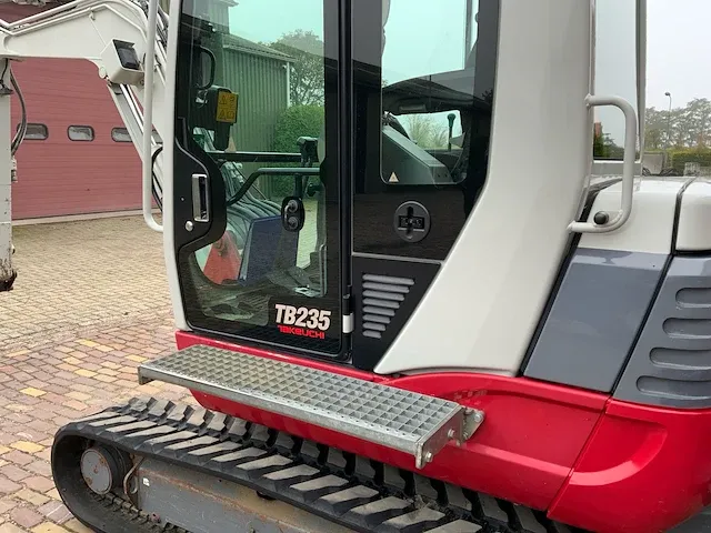 2012 takeuchi tb235 minigraafmachine - afbeelding 31 van  33