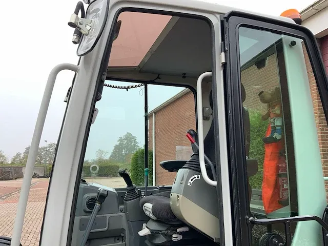 2012 takeuchi tb235 minigraafmachine - afbeelding 33 van  33