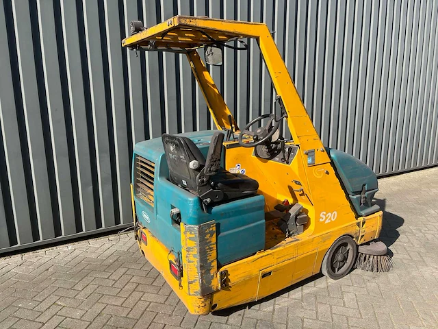 2012 tennant s20 zelfrijdende veegmachine - afbeelding 10 van  17