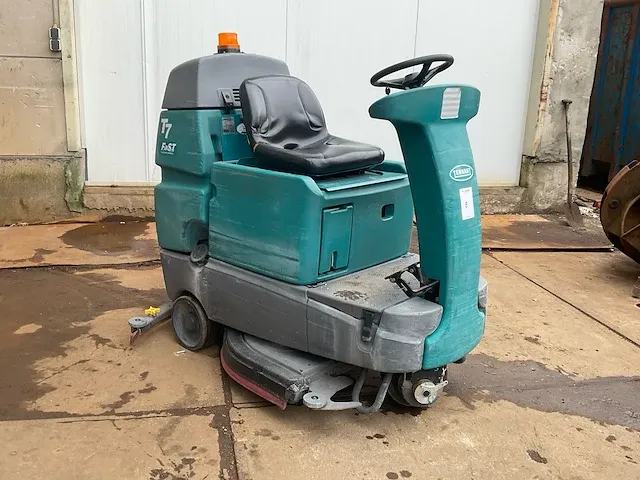 2012 tennant t7 schrob-/zuigmachine - afbeelding 2 van  9