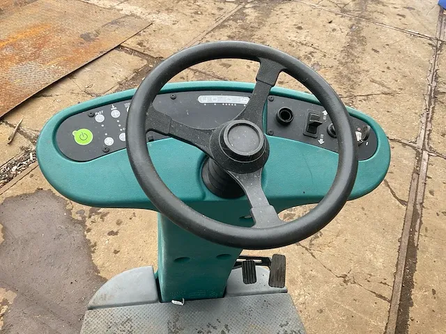 2012 tennant t7 schrob-/zuigmachine - afbeelding 8 van  9