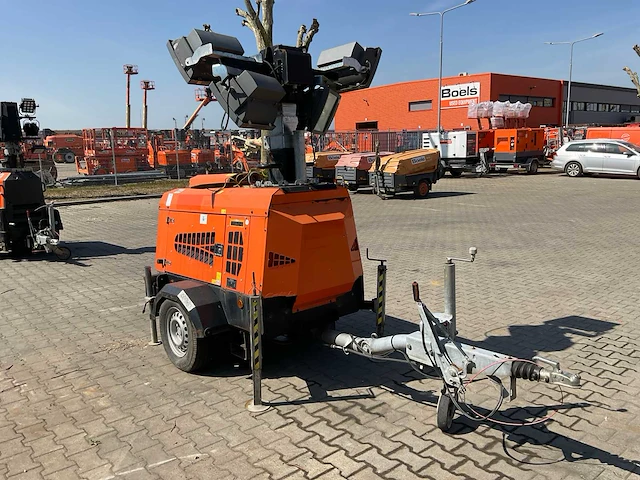 2012 tower light superlight vt1 lichtmast aggregaat aanhangwagen - afbeelding 17 van  23