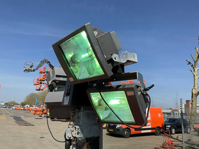 2012 tower light superlight vt1 lichtmast aggregaat aanhangwagen - afbeelding 22 van  23