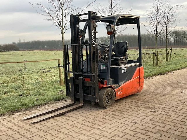2012 toyota 8fbet16 vorkheftruck - afbeelding 1 van  14