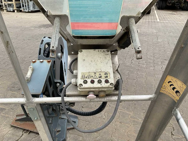 2012 treemme space v3 zm2 uitschuifbare giek met manbak - afbeelding 9 van  14