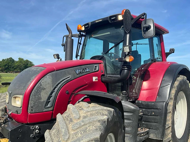 2012 valtra n142 vierwielaangedreven landbouwtractor - afbeelding 2 van  43