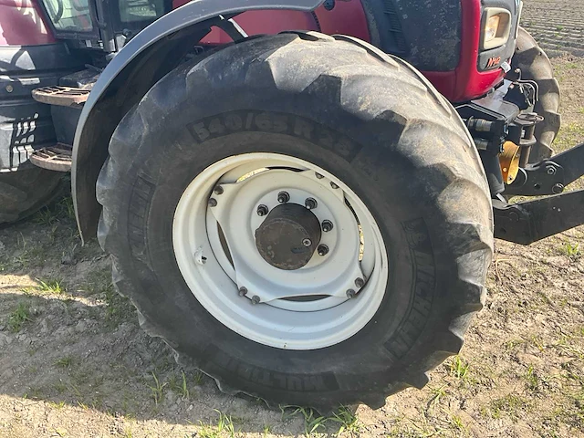 2012 valtra n142 vierwielaangedreven landbouwtractor - afbeelding 16 van  43