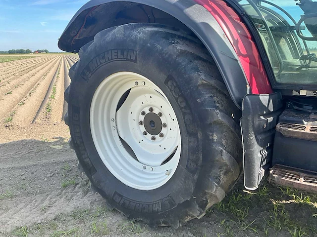 2012 valtra n142 vierwielaangedreven landbouwtractor - afbeelding 17 van  43
