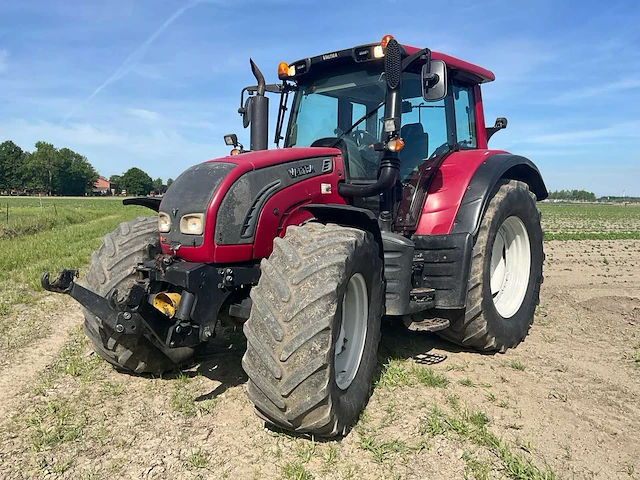2012 valtra n142 vierwielaangedreven landbouwtractor - afbeelding 12 van  43