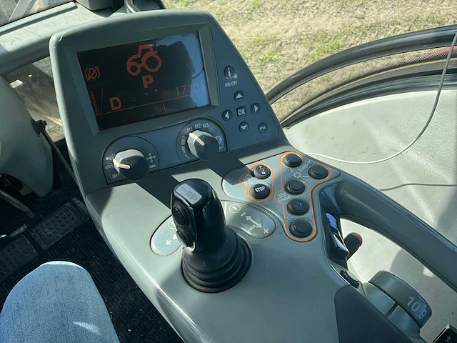 2012 valtra n142 vierwielaangedreven landbouwtractor - afbeelding 28 van  43