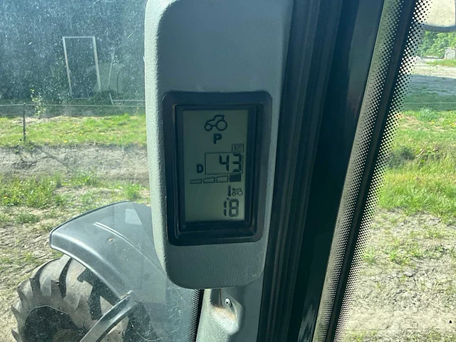 2012 valtra n142 vierwielaangedreven landbouwtractor - afbeelding 37 van  43