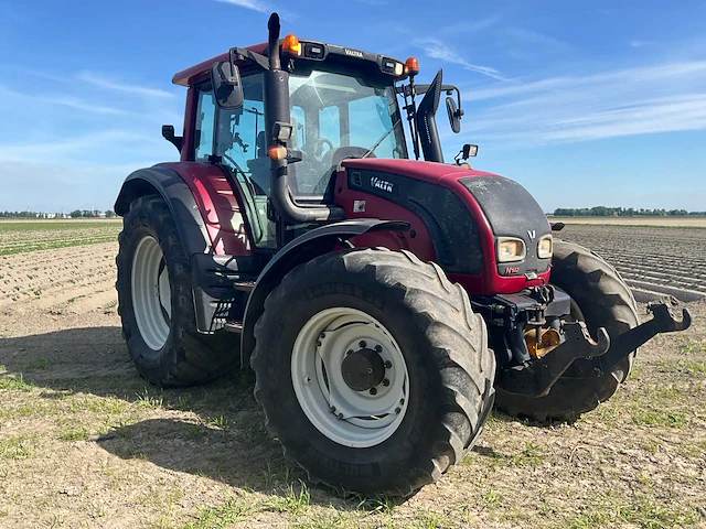 2012 valtra n142 vierwielaangedreven landbouwtractor - afbeelding 34 van  43
