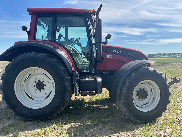 2012 valtra n142 vierwielaangedreven landbouwtractor - afbeelding 40 van  43