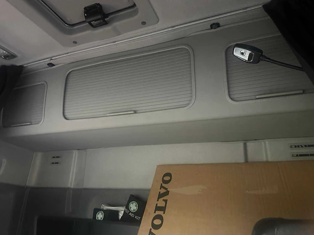 2012 volvo fh16 vrachtwagen - afbeelding 29 van  47