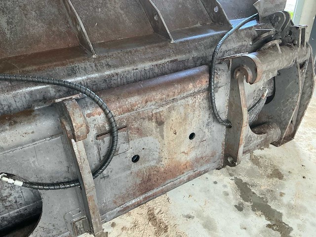 2012 zware stalen laadbak/grondbak - afbeelding 8 van  19