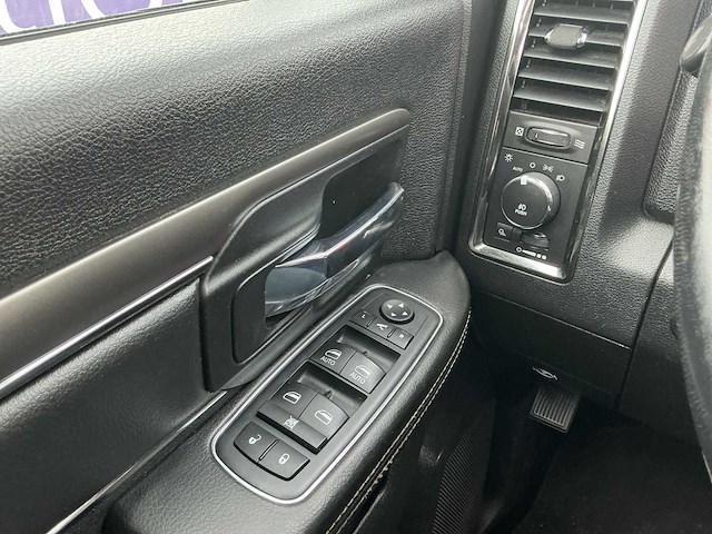 2013 - dodge - ram 1500 - 5.7 v8 4x4 qc 6'4 - bedrijfswagen - afbeelding 18 van  26