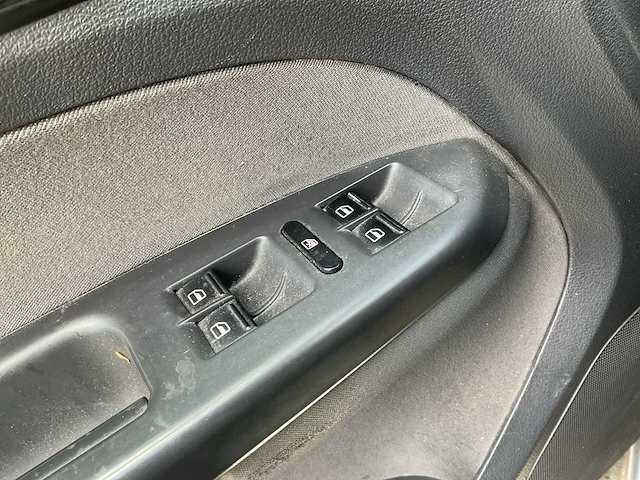 2013 - volkswagen - touran - 1.6 tdi comfortline - bedrijfswagen - afbeelding 14 van  15