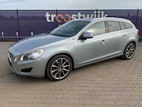 2013 - volvo - v60 - 2.4 d6 awd pl.i.pu.l - personenauto - afbeelding 1 van  28