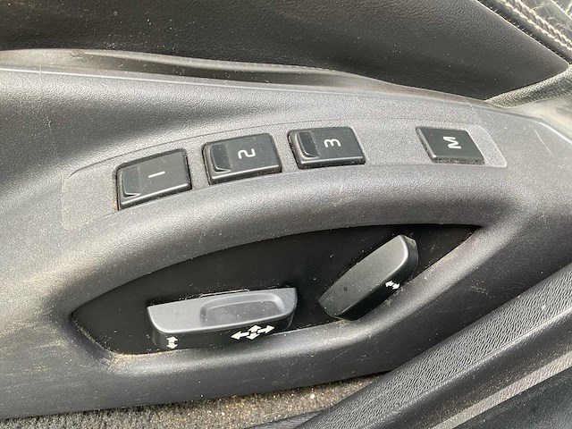 2013 - volvo - v60 - 2.4 d6 awd pl.i.pu.l - personenauto - afbeelding 15 van  28