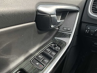 2013 - volvo - v60 - 2.4 d6 awd pl.i.pu.l - personenauto - afbeelding 18 van  28
